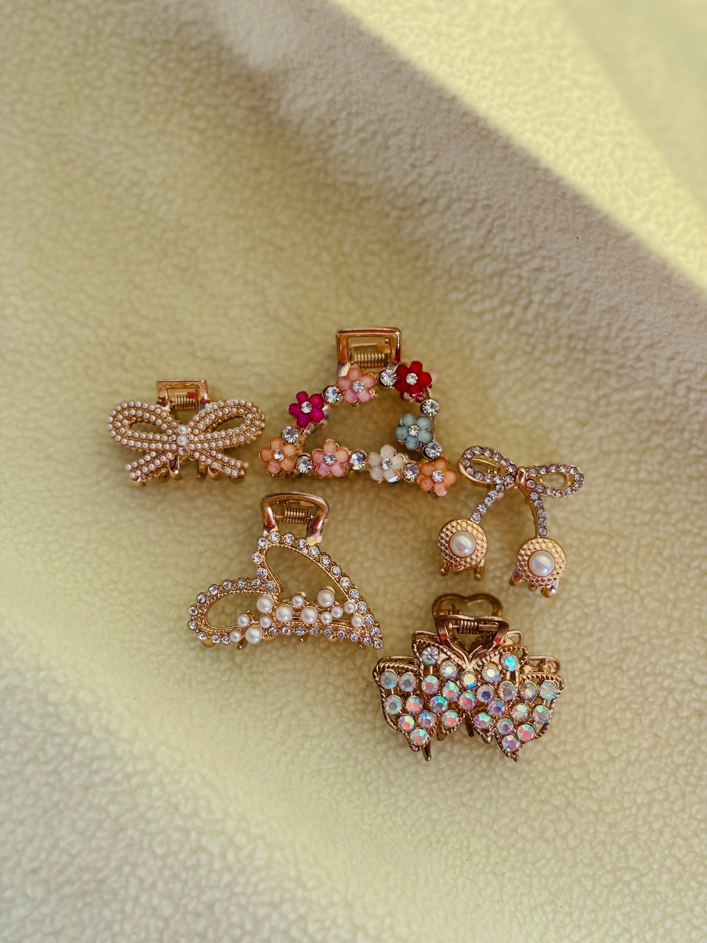 Premium Pearl & Crystal Hair Accessories ( Pack of 5)