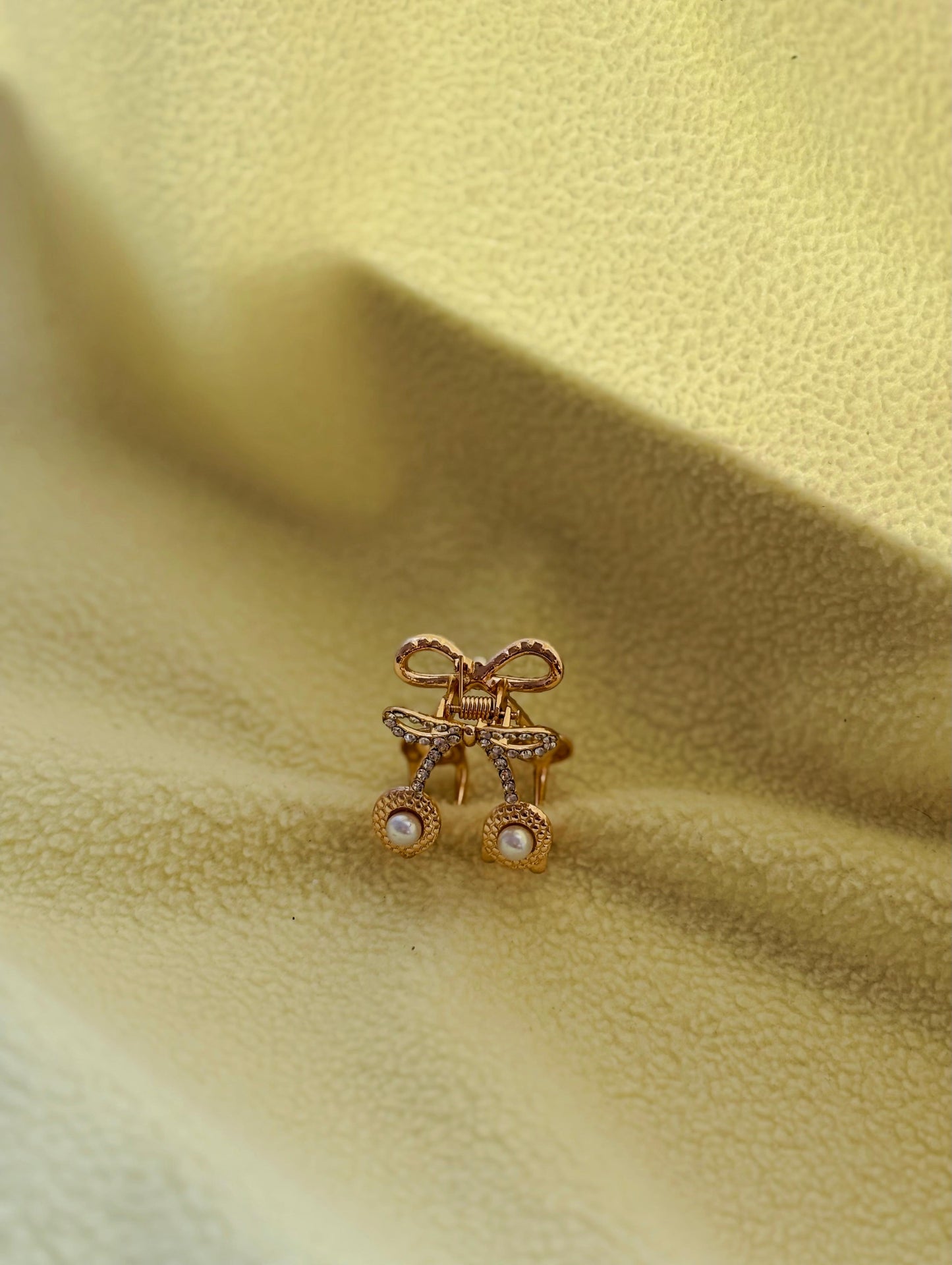 Premium Pearl & Crystal Hair Accessories ( Pack of 5)