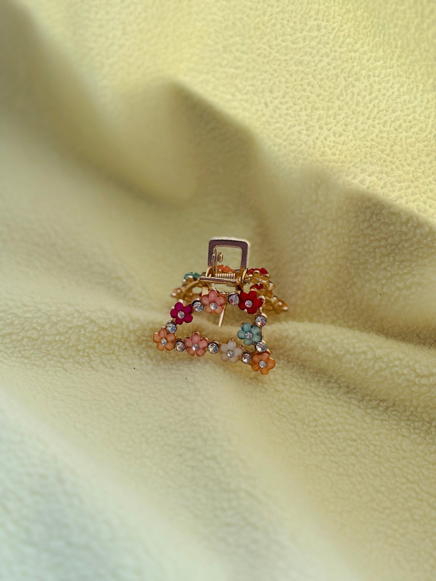 Premium Pearl & Crystal Hair Accessories ( Pack of 5)